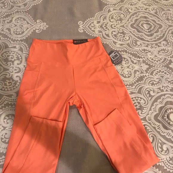 Bally Fitness Desert Rose High Rise Crop Size M - Picture 5 of 8